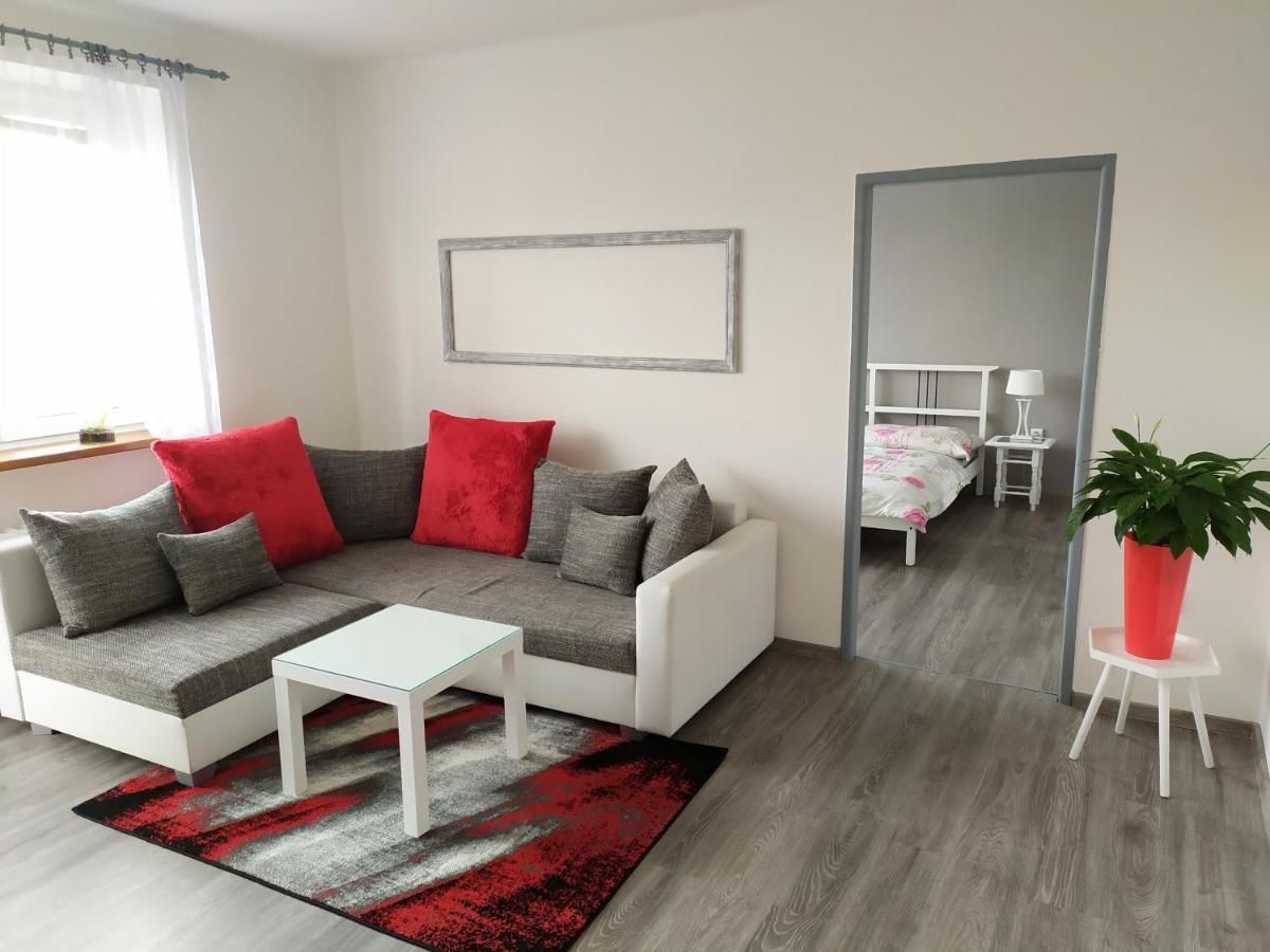 Byt Puskinova Apartamento Hradec Králové Exterior foto